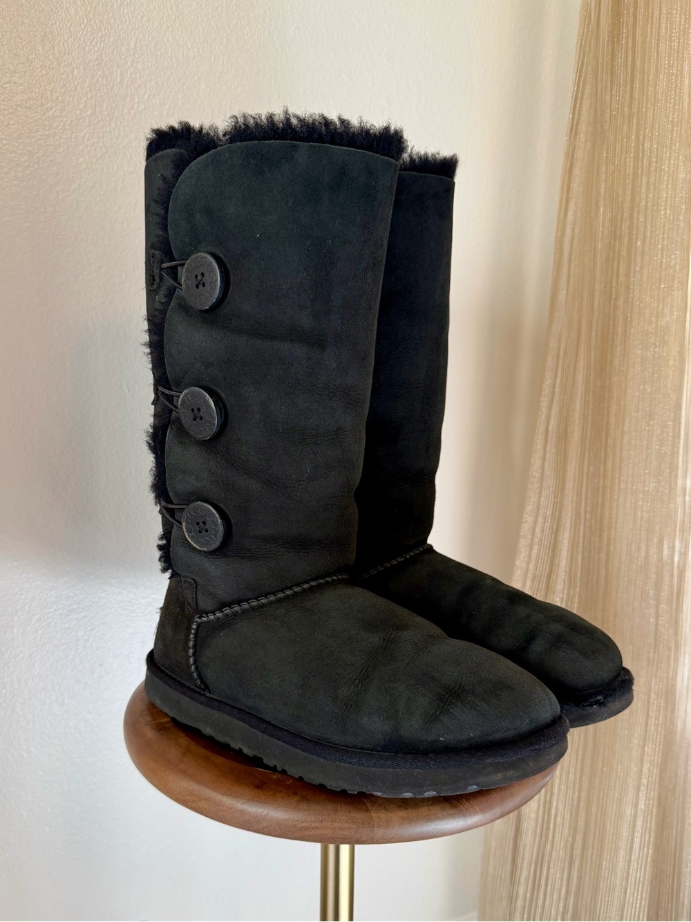 UGG Bailey boots size 9